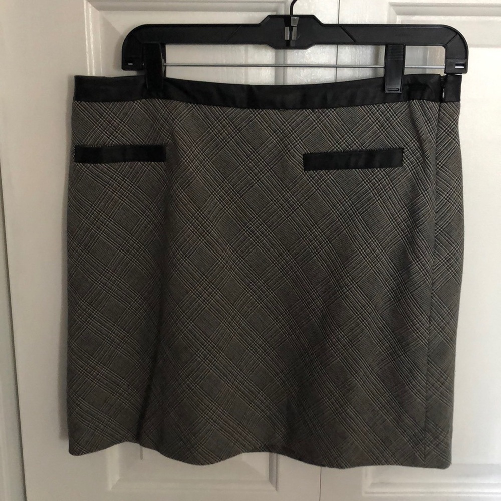 Great skirt for work!